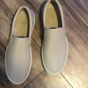 Slip on boat shoes- pale pink in color